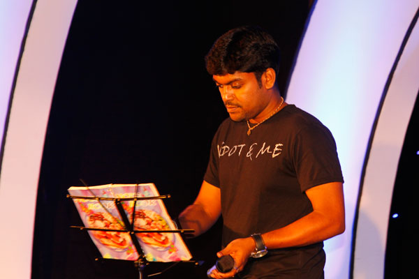 Singer Vidhu Prathap 