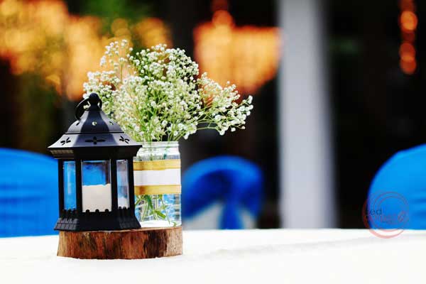 center piece with moroccan lantern & Baby's Breath 